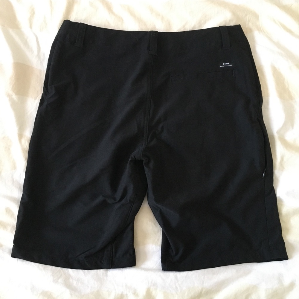 GIRO SPORT DESIGN BLACK SHORTS